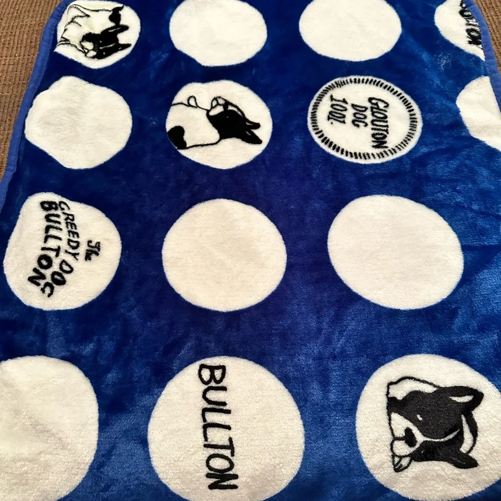 3 dog blankets good condition